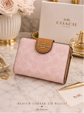 NEW Authentic Coach CEC29 Powder Pink Signature Medium Corner Zip Wallet NWT